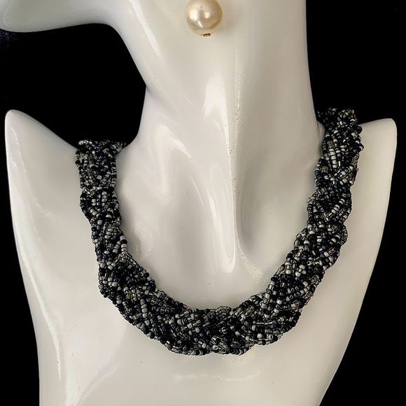 ❣️5/$25❣️Seed Bead Braided Necklace by Garold C. Miller. - Picture 6 of 8